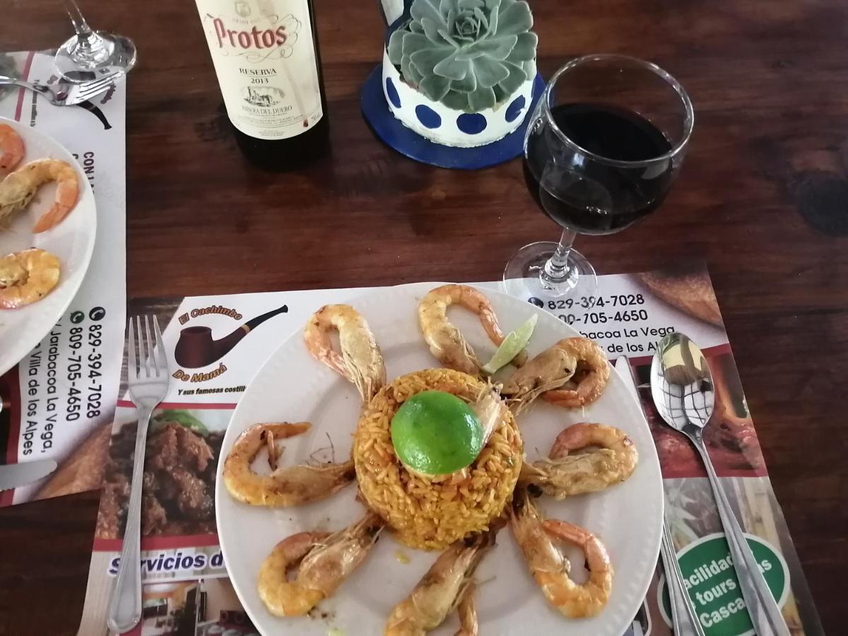 La Famosa Costillas A La Lena Jarabacoa Luaran gambar