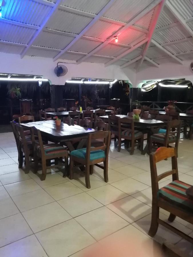 La Famosa Costillas A La Lena Jarabacoa Luaran gambar