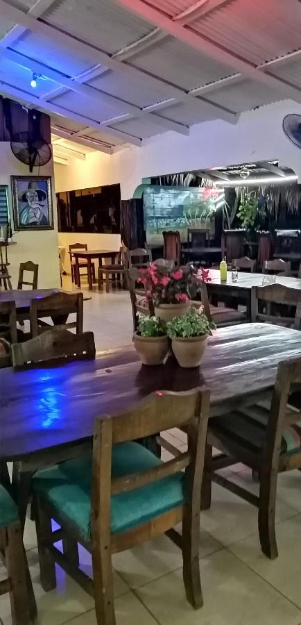 La Famosa Costillas A La Lena Jarabacoa Luaran gambar